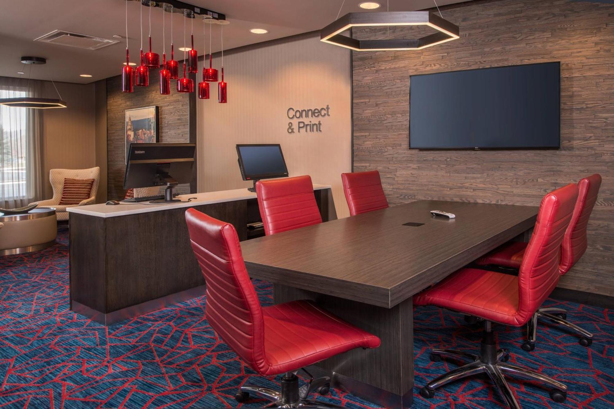 Towneplace Suites By Marriott Altoona Exterior photo
