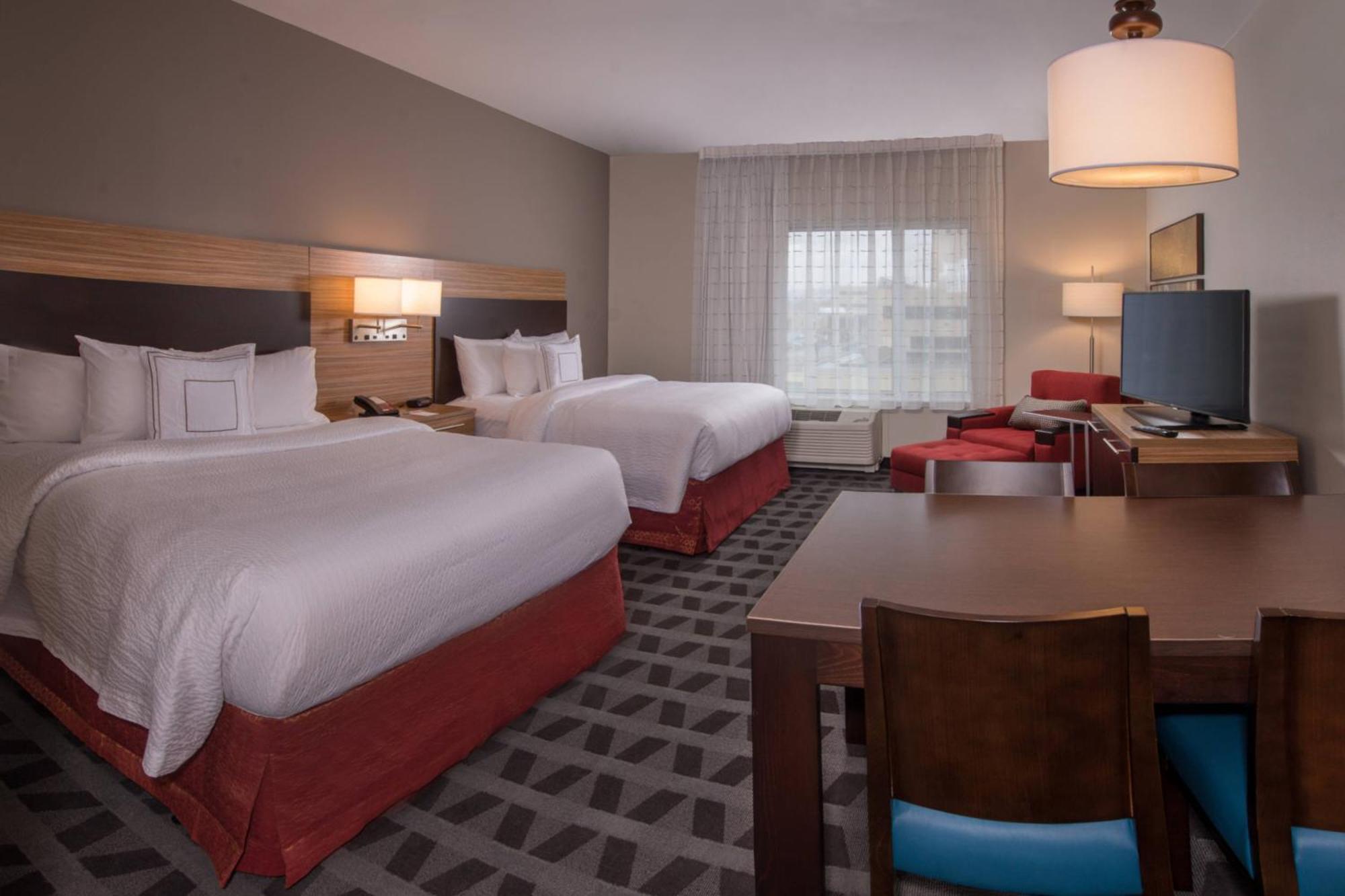Towneplace Suites By Marriott Altoona Exterior photo