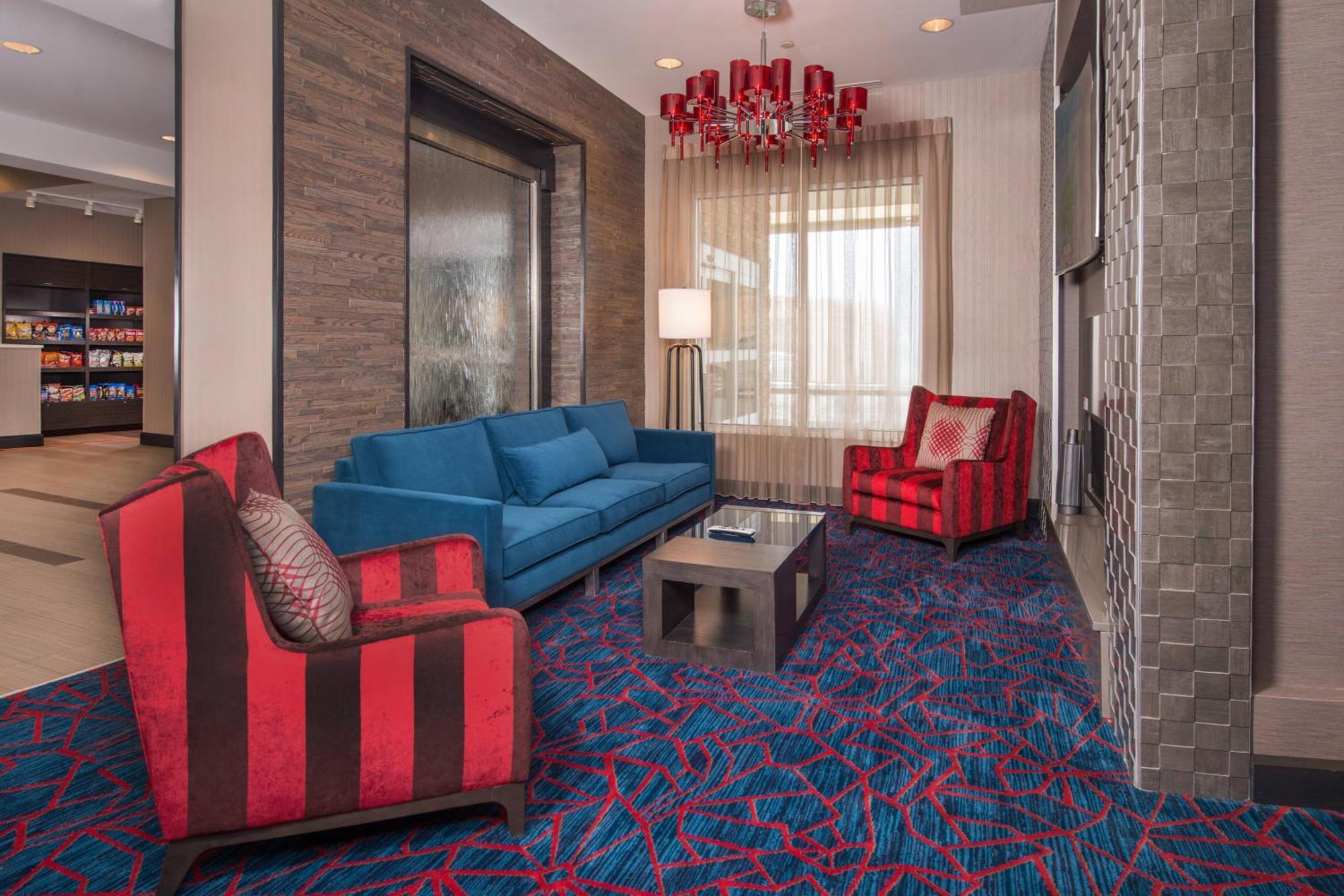 Towneplace Suites By Marriott Altoona Exterior photo